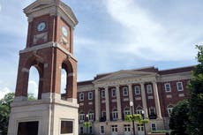 Profesores y estudiantes piden a juez anular ley de Alabama que prohíbe iniciativas de inclusión