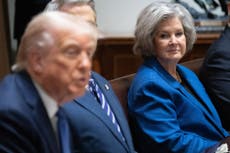 Trump está en los archivos de Epstein, confirma su jefa de gabinete