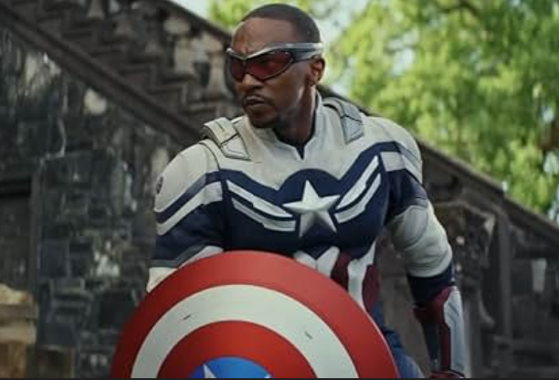 Anthony Mackie sustituyó a Chris Evans como Capitán América