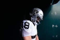 Fanático de Eagles que sobrevivió a ataque en Nueva Orleans recibe anillo del Super Bowl