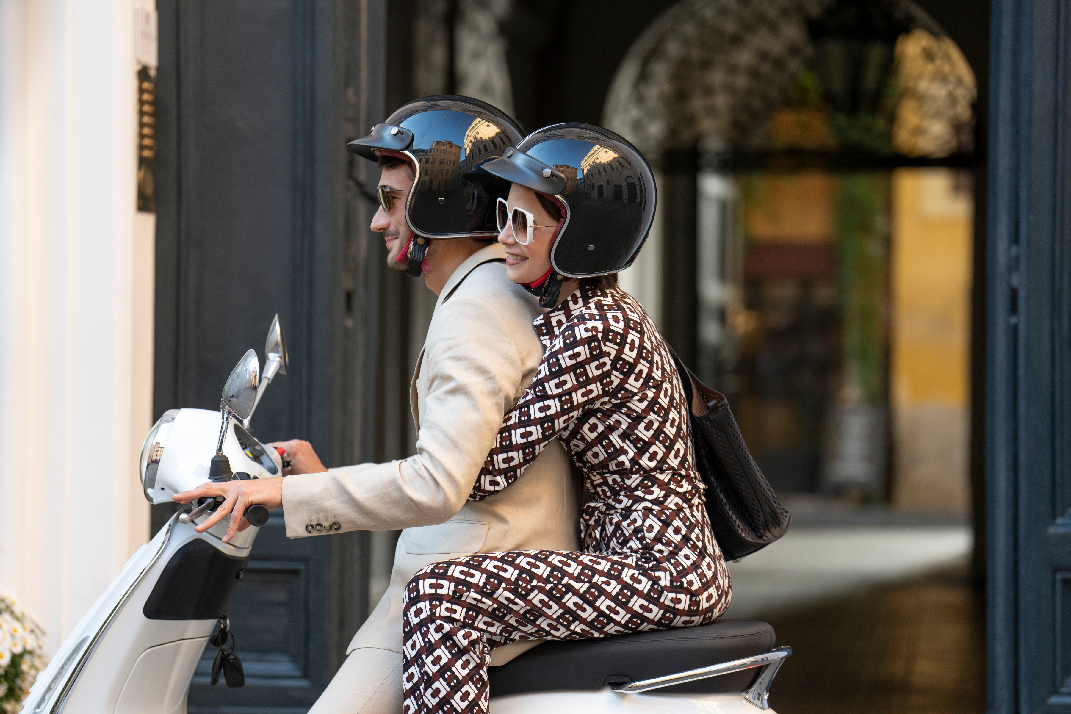 Eugenio Franceschini interpreta a Marcello, el más reciente interés romántico de Emily, el personaje de Lily Collins