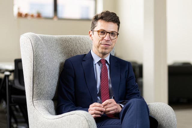 MIT PROFESOR ASESINADO