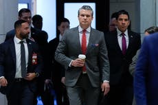 Senado de EEUU aprueba proyecto de defensa que pide a Hegseth publicar videos de ataques a botes