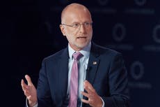 Demócratas del Senado de EEUU cuestionan a líder de Comunicaciones por polémica con Jimmy Kimmel