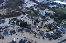 Fuertes vientos azotan noroeste de EEUU tras inundaciones