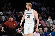 Jackson anota 28 puntos, Landale encesta 4 triples y Grizzlies vencen 116-110 a Timberwolves