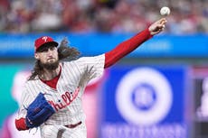 Los Reales se reúnen con el exlanzador All-Star Matt Strahm en un intercambio con los Filis