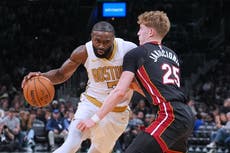 Derrick White anota 33 puntos y encesta nueve triples por Celtics, que vencen 129-116 a Heat