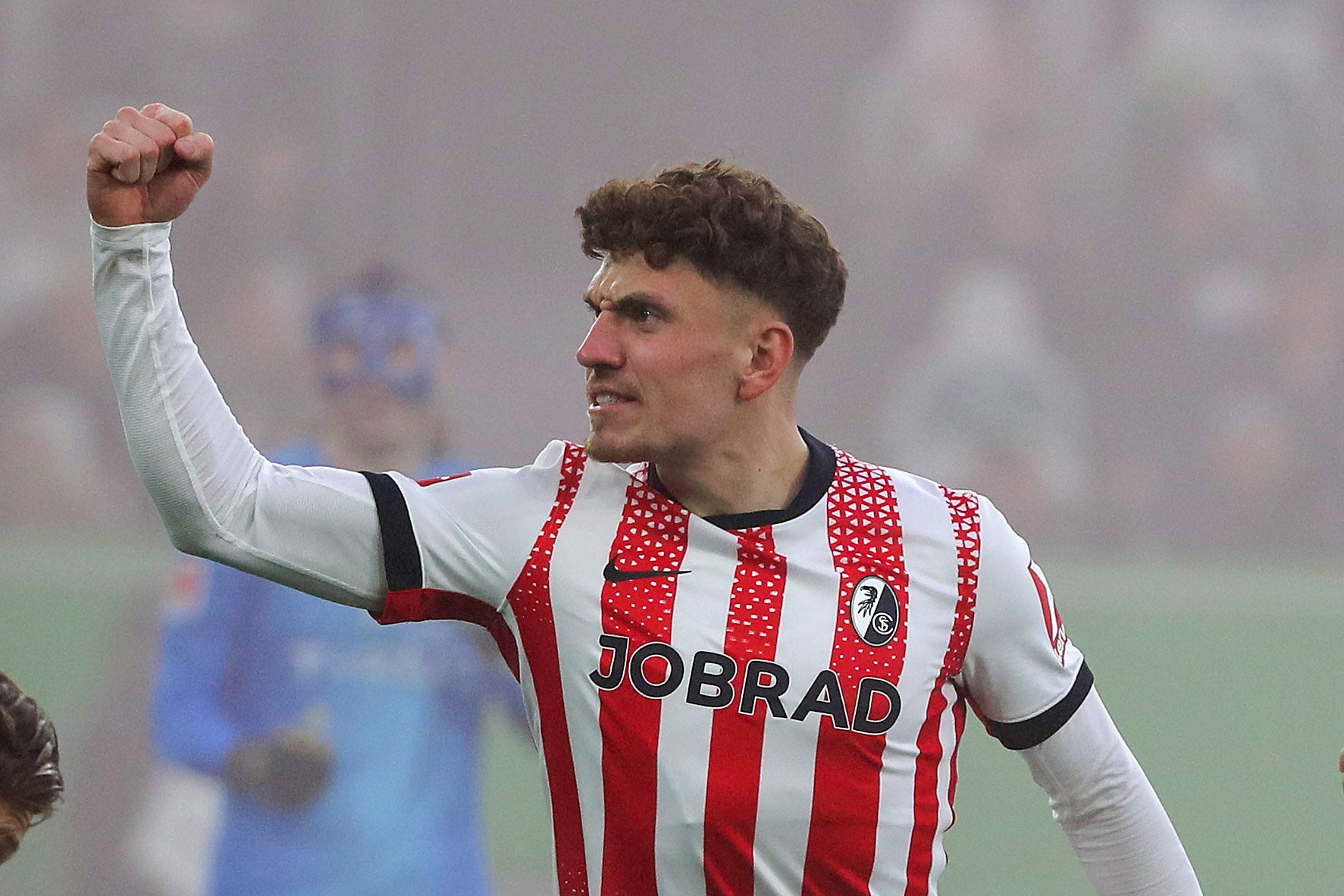 Pejcinovic anota un triplete y pierde mientras Freiburg vence a Wolfsburg en la Bundesliga