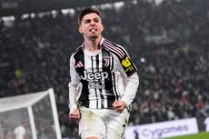 Juventus vence 2-uno a Roma y queda a un punto del top cuatro en la Serie A