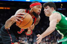 Pritchard anota 33 puntos y Celtics vencen 112-96 a unos Raptors en mala racha