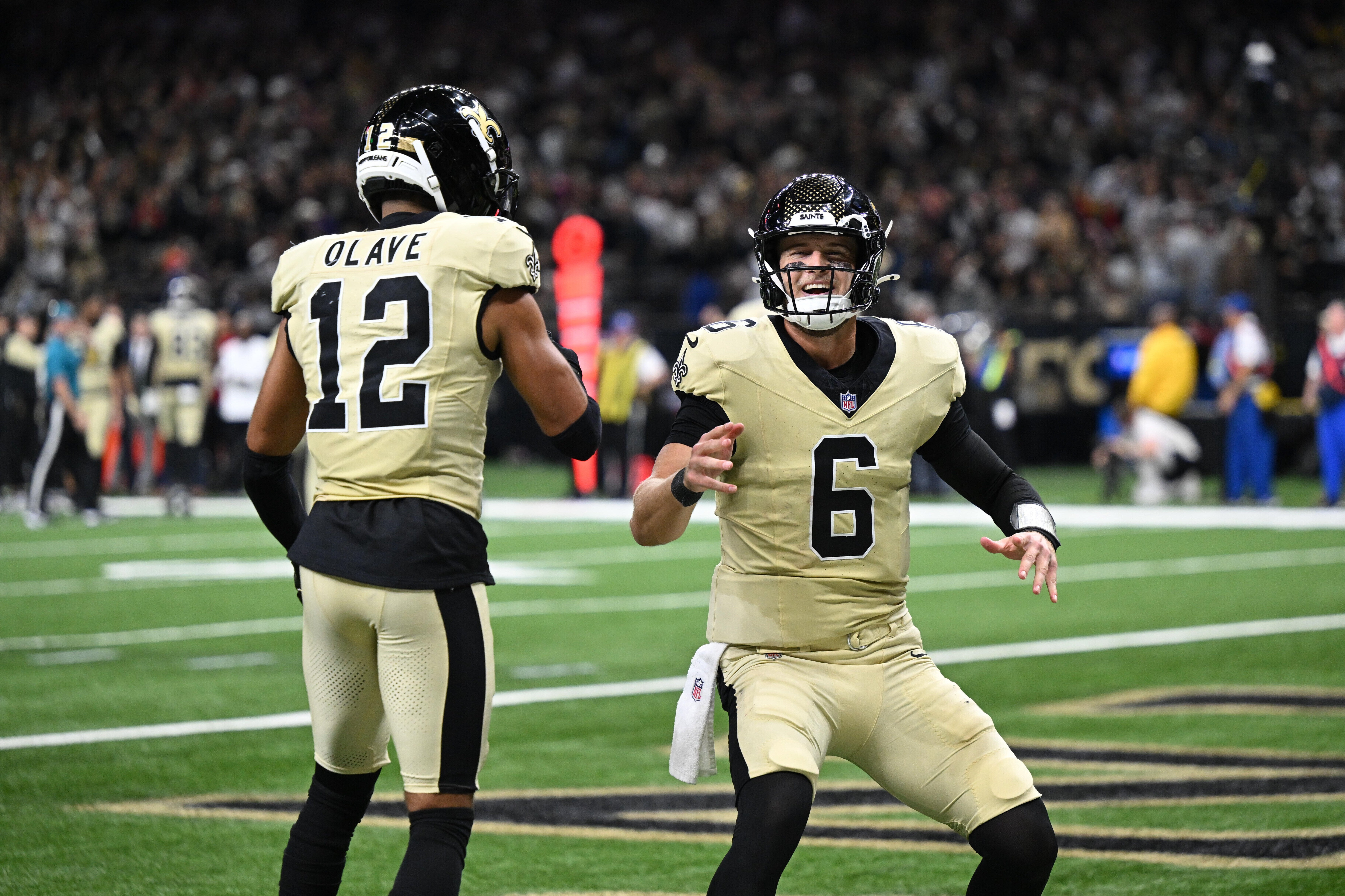 Dos TD de Olave y cinco goles de Smyth ayudan a Saints a vencer 29-6 a Jets