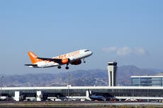 Persona mayor que murió en vuelo de easyJet “parecía muerta”, afirman pasajeros