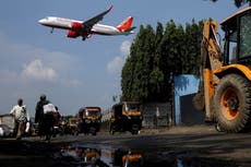 Avión Boeing “perdido” aparece en estacionamiento de un aeropuerto