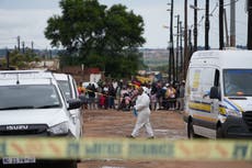 Asciende a 10 el número de muertes por tiroteo en bar en Sudáfrica