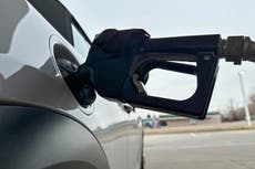 Gasolina en EEUU a su precio más bajo de este año