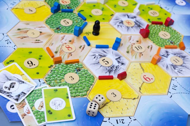 <p>'Los colonos de Catán' es un juego de mesa de estrategia para tres o cuatro jugadores</p>
