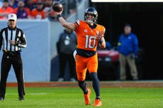 Broncos buscan el título del Oeste de la AFC mientras Chiefs acumulan lesiones en duelo navideño