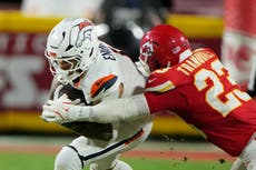 El esfuerzo de los Chiefs no alcanza ante los Broncos en un emocionante duelo navideño