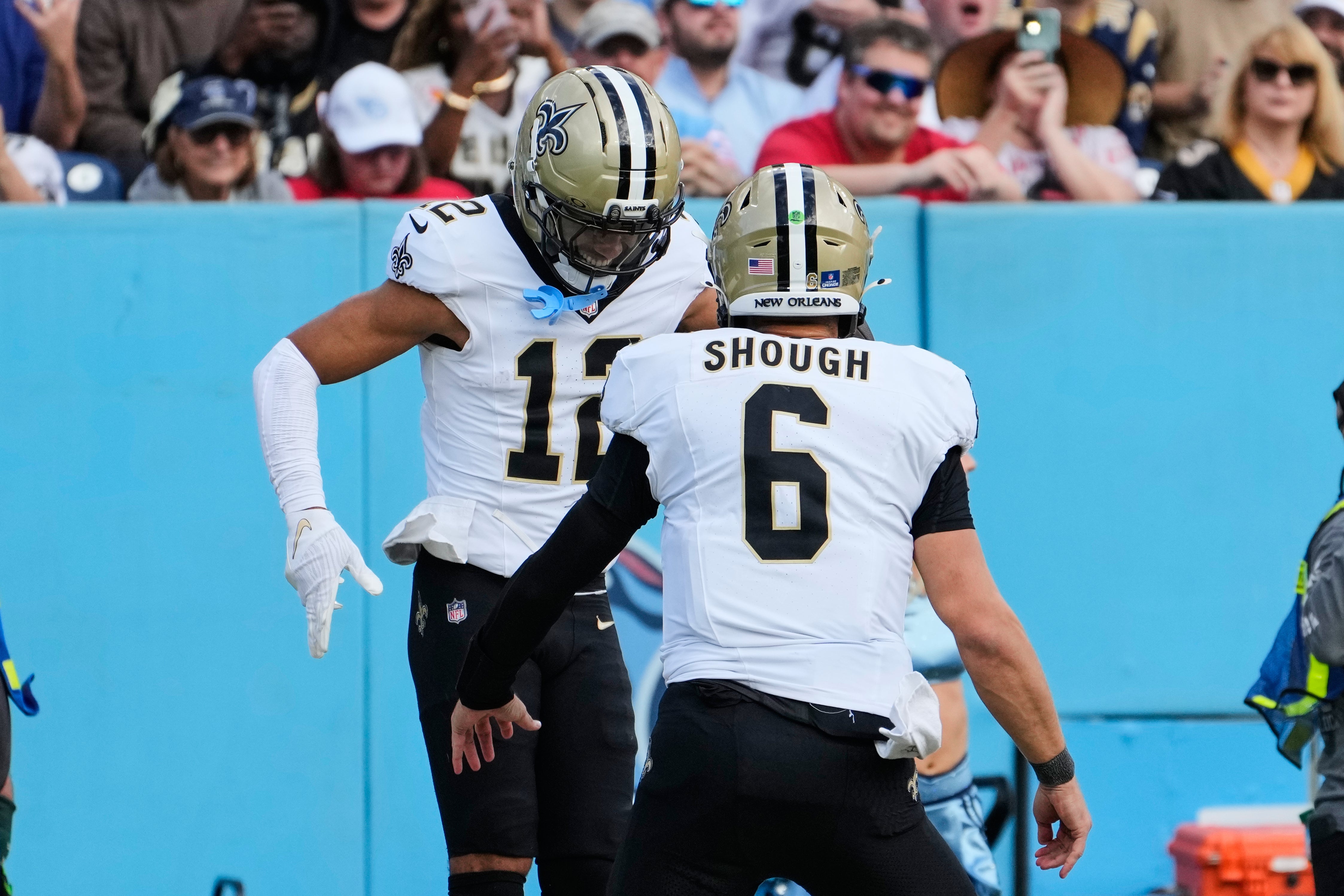Tyler Shough impulsa a los Saints con gran segunda mitad para vencer 34-26 a los Titans
