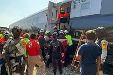 Lo que sabemos del descarrilamiento del tren en el sur de México que dejó 13 muertos