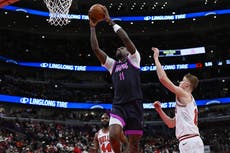 T-Wolves aplastan por 136-101 a Bulls tras lesiones de White y Giddey