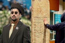 Museo mexicano reprende a Bad Bunny por tocar reliquia de antropología