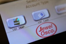 Retiran refrescos y dulces del programa de ayuda alimentaria en 5 estados de EEUU a partir de 2026