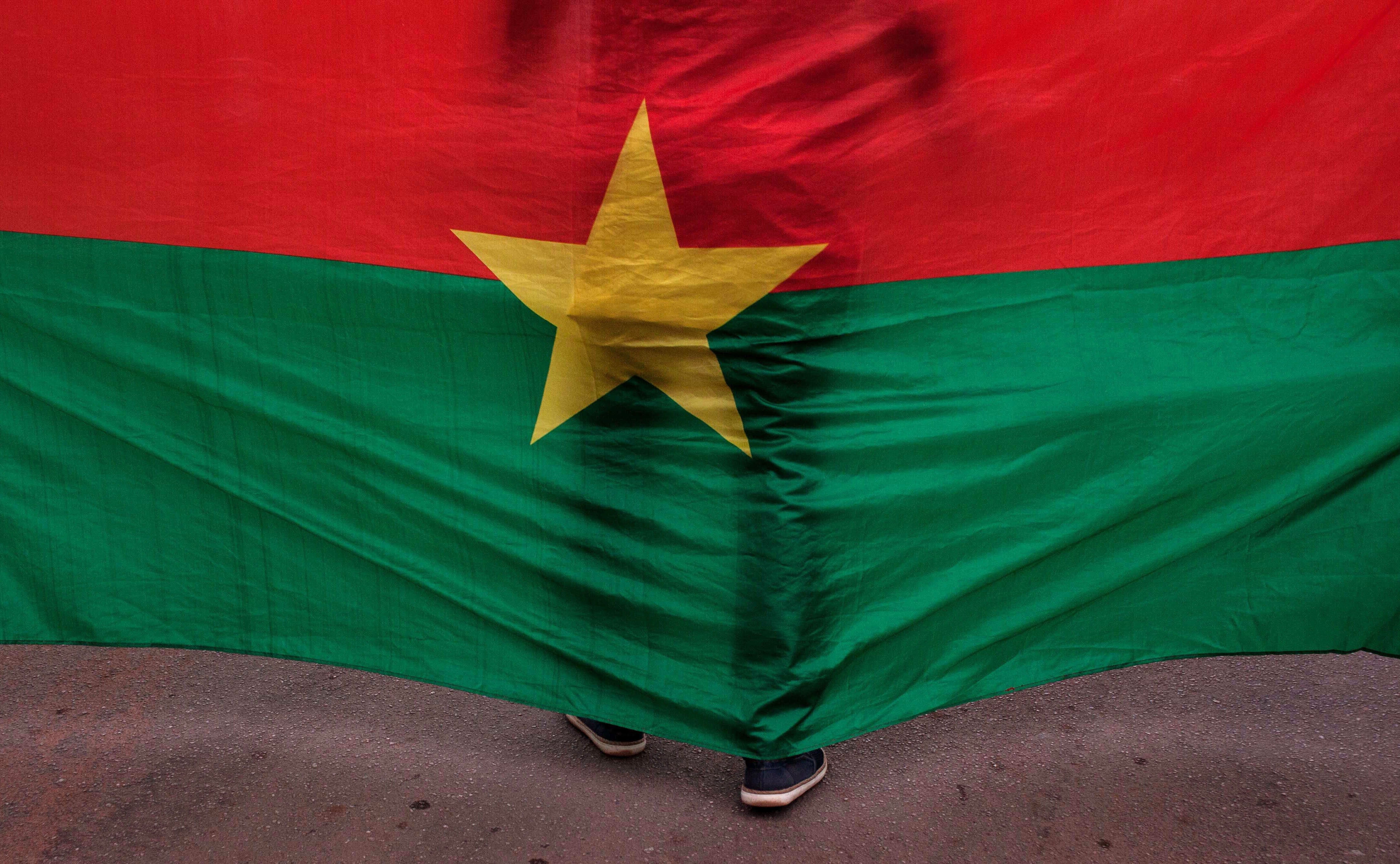 Mali y Burkina Faso vetan entrada de estadounidenses en represalia por medida similar de EEUU