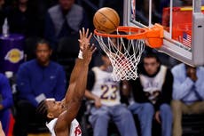 LeBron James cae en su 41er cumpleaños; Cunningham guía a los Pistons a triunfo sobre Lakers