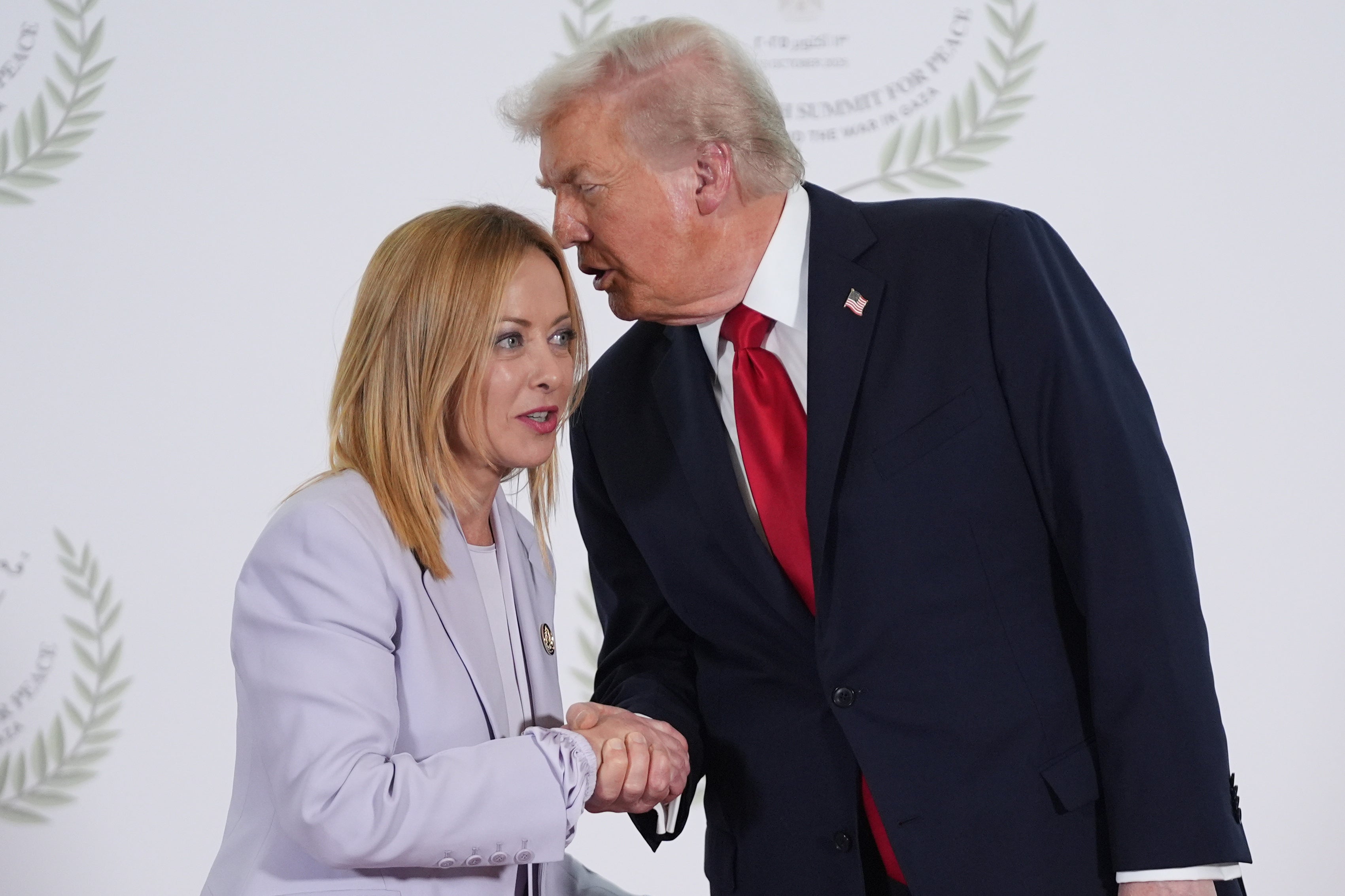 Al parecer, se desató una disputa después de que Donald Trump hiciera comentarios considerados “ofensivos” sobre Meloni