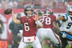 Baker Mayfield y Buccaneers vencen 16-7 a Panthers y siguen en la lucha por el título divisional