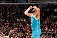 Bridges y Miller ayudan a Hornets a vencer a Bulls por 112-99