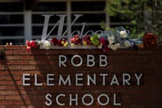 Agente no actuó a tiempo en tiroteo en escuela de Uvalde, dice fiscalía