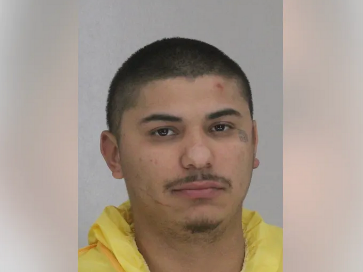 Noah Trueba fue detenido por asesinato tras disparar presuntamente a una pareja que conoció a través de una aplicación móvil de citas en Dallas, Texas, EE. UU.