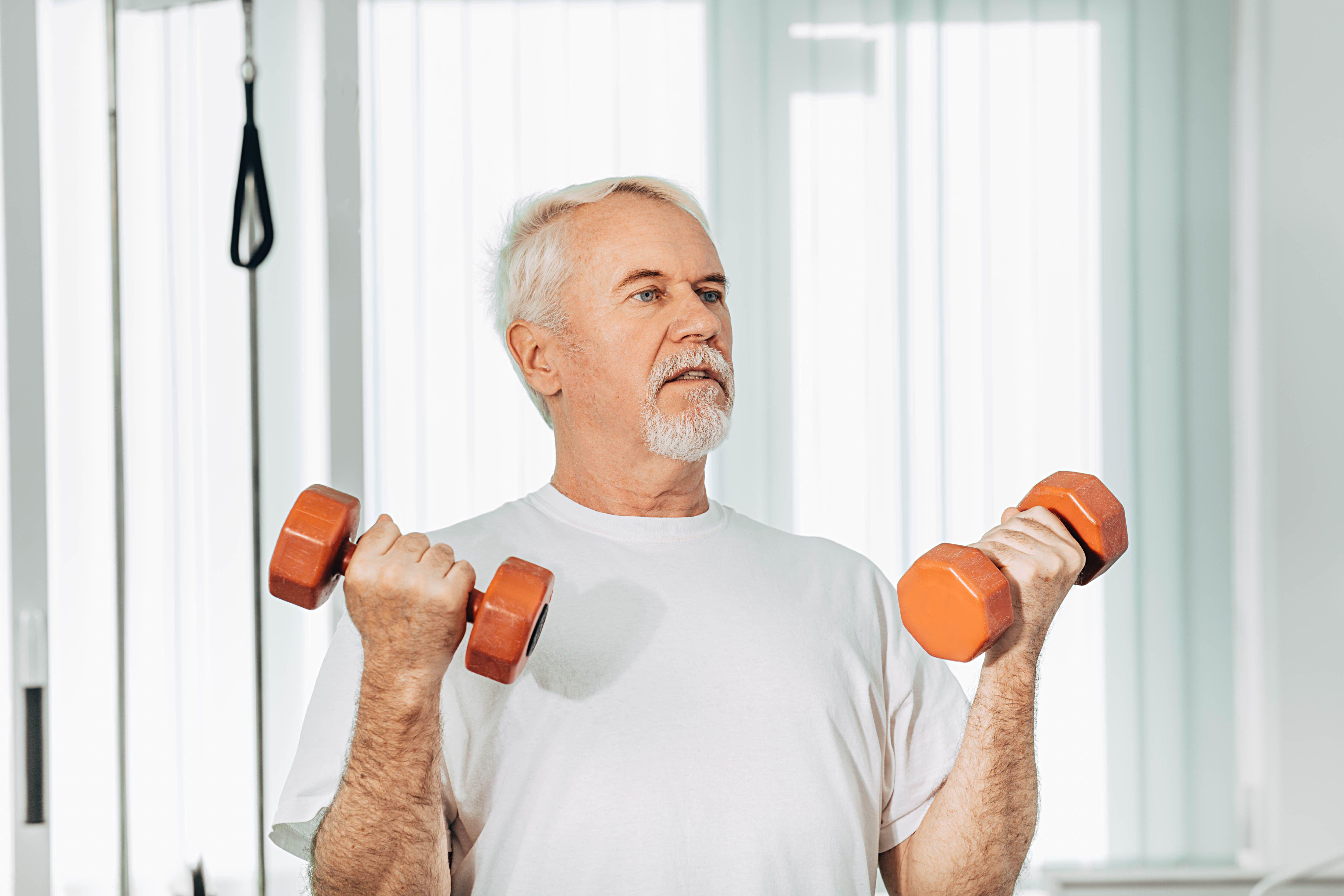 El ejercicio resultó ser tan beneficioso como las terapias psicológicas, según 10 ensayos clínicos.