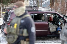 Estas son las reglas para que las fuerzas del orden de EEUU disparen a un vehículo en movimiento