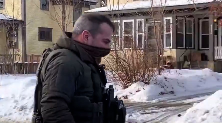 Jonathan Ross fue identificado como el agente de ICE que mató a una mujer en Minneapolis