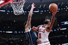 Bulls vencen a Mavericks por 125-107 tras expulsión de Kidd en el 1er cuarto
