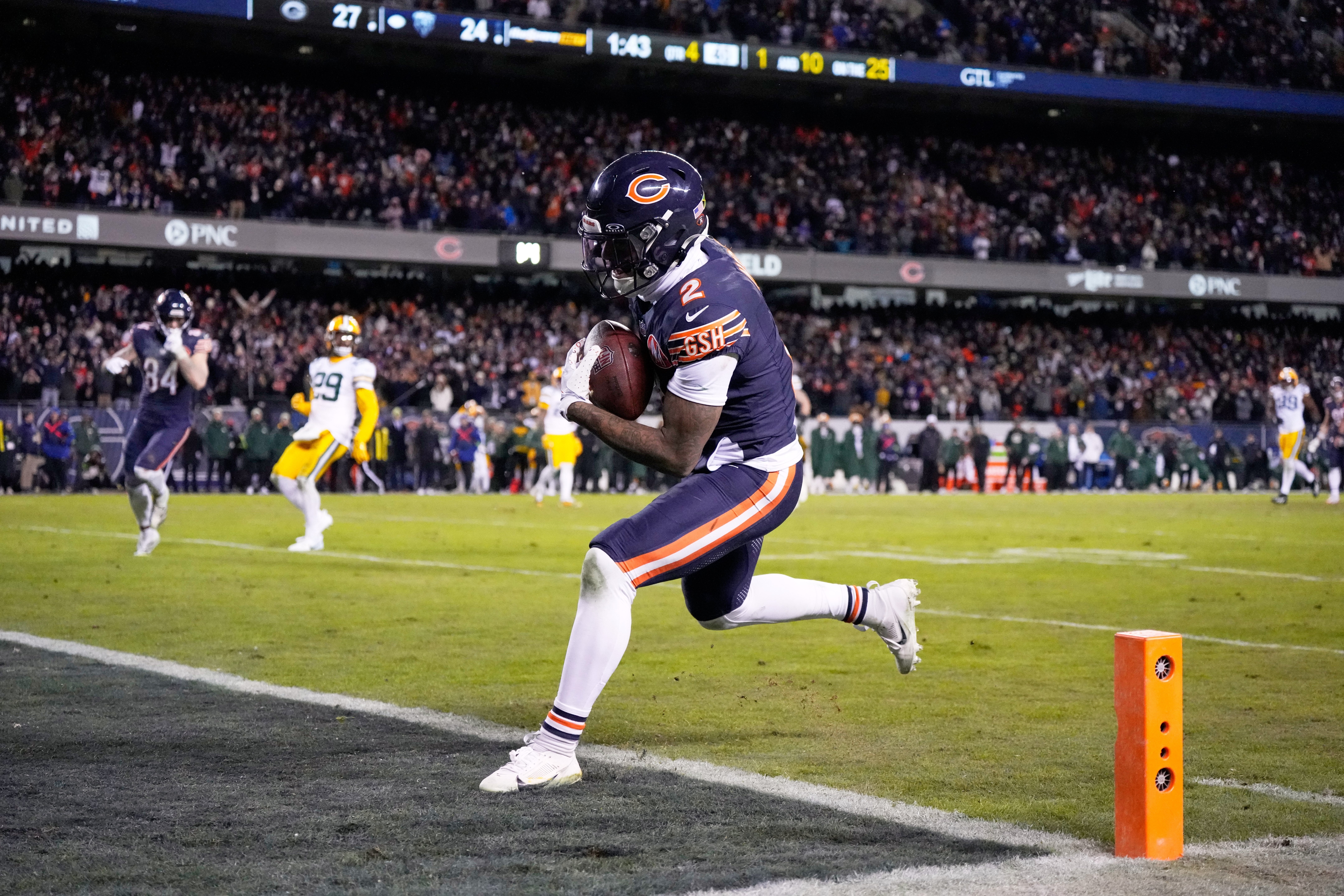 Williams lidera remontada de Bears para vencer 31-27 a Packers tras desventaja de 18 puntos