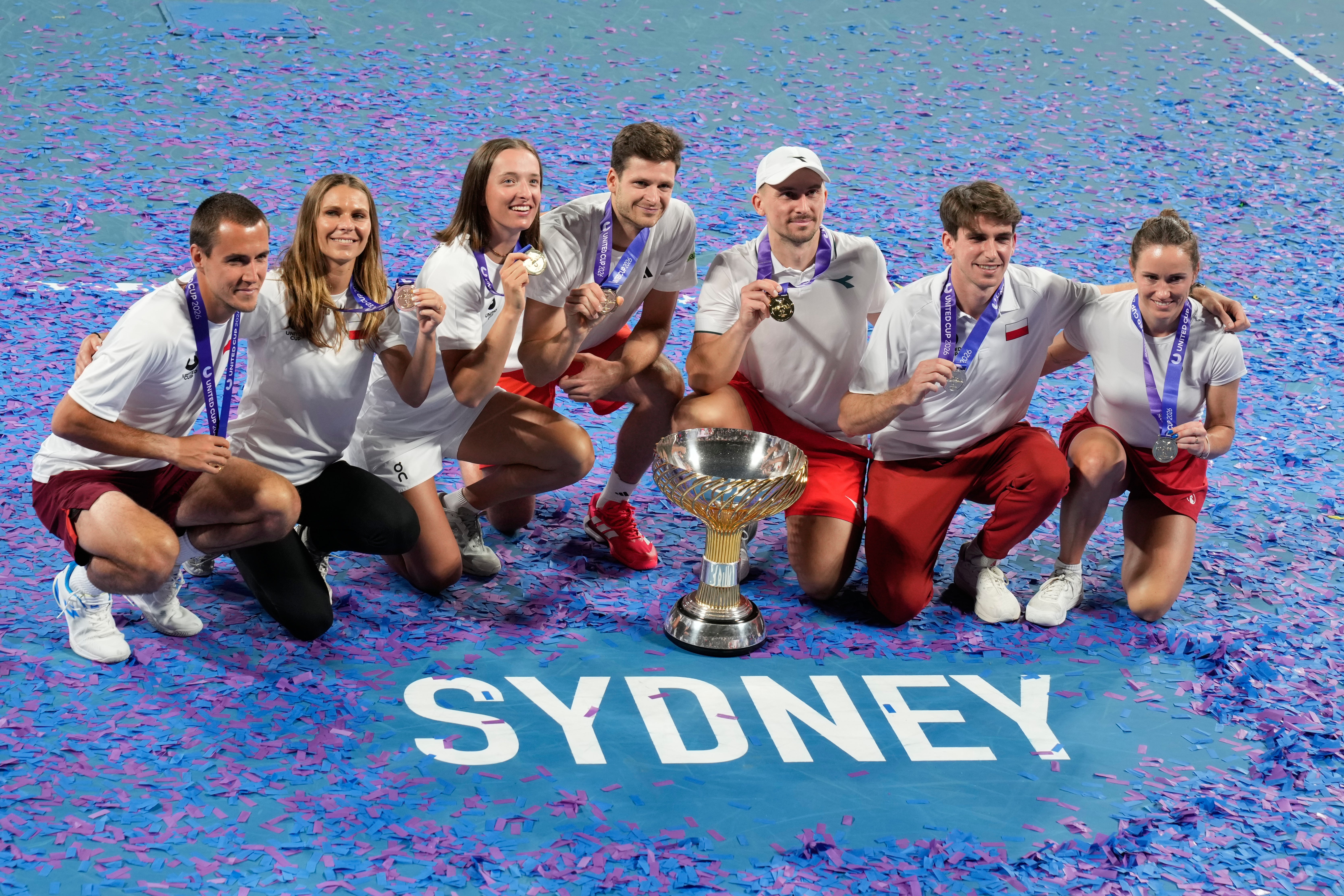 Polonia supera derrota de Świątek ante Bencic y vence a Suiza en final de la United Cup