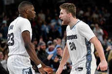 Cedric Coward anota dos triples tardíos y los Grizzlies vencen 103-98 a los Nets