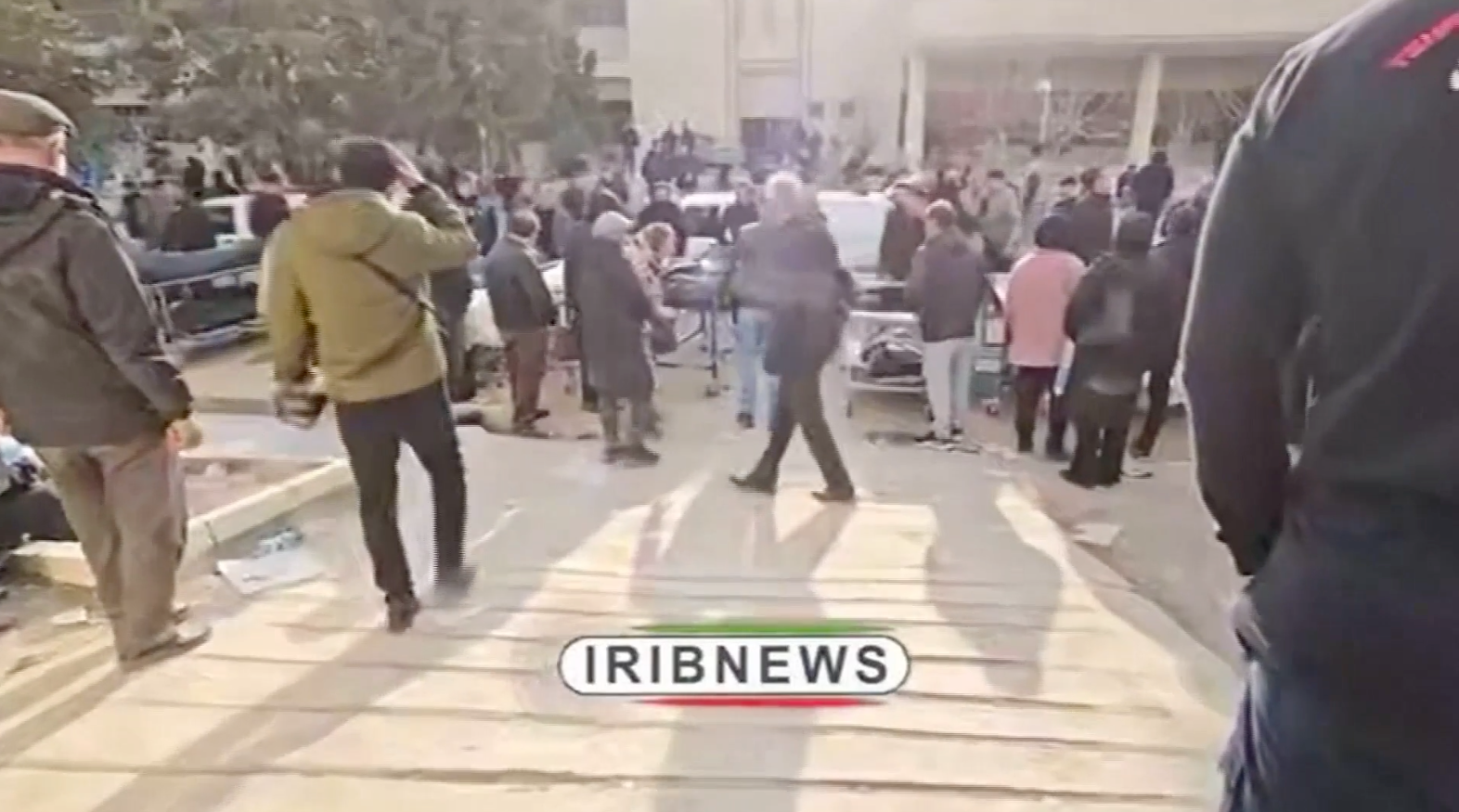 Escenas brutales en Irán: cuerpos tirados fuera de morgue tras violenta represión