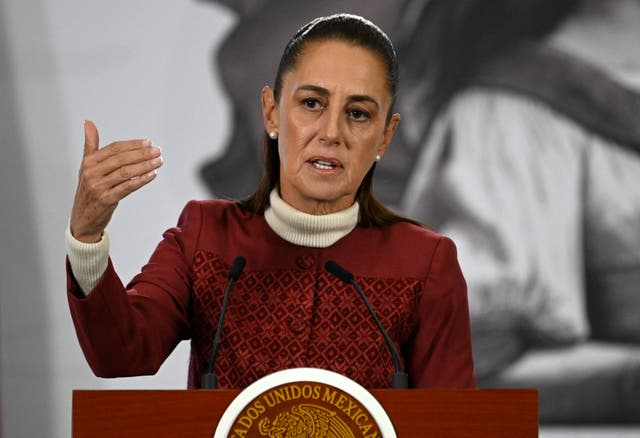 <p>Sheinbaum lleva semanas diciendo que proporcionaría datos claros de las exportaciones a Cuba, pero todavía no lo ha hecho y el martes insistió en que las decisiones que toma el país son autónomas. </p>