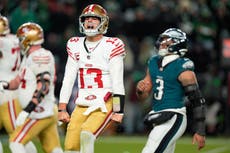 49ers superan lesiones y vencen a Eagles en emocionante juego de comodines