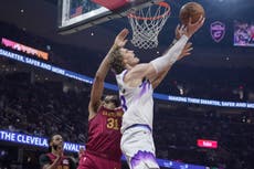 Jazz deja atrás humillante derrota con victoria 123-112 ante Cavaliers