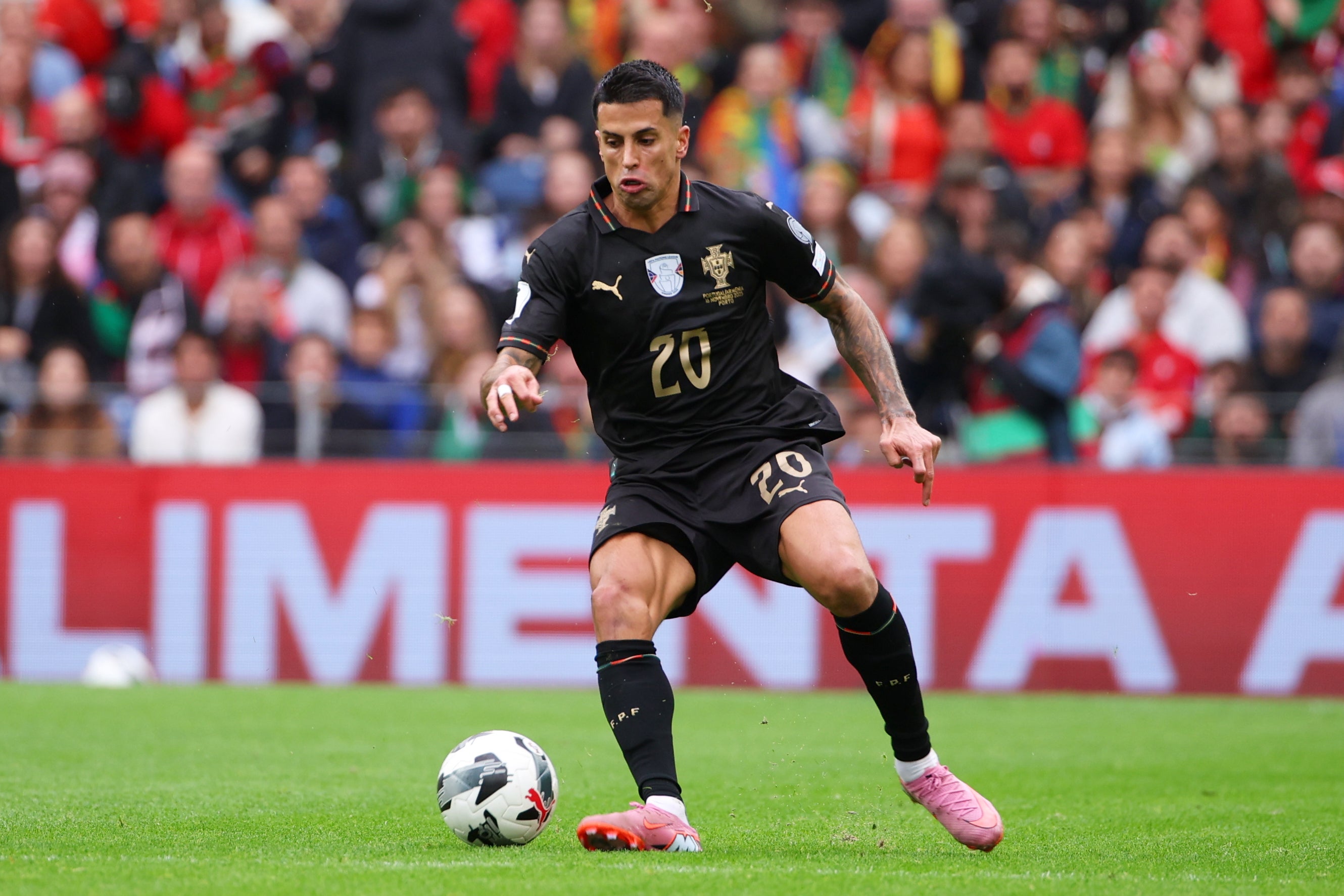 El zaguero portugués João Cancelo regresa al Barcelona cedido por Al-Hilal