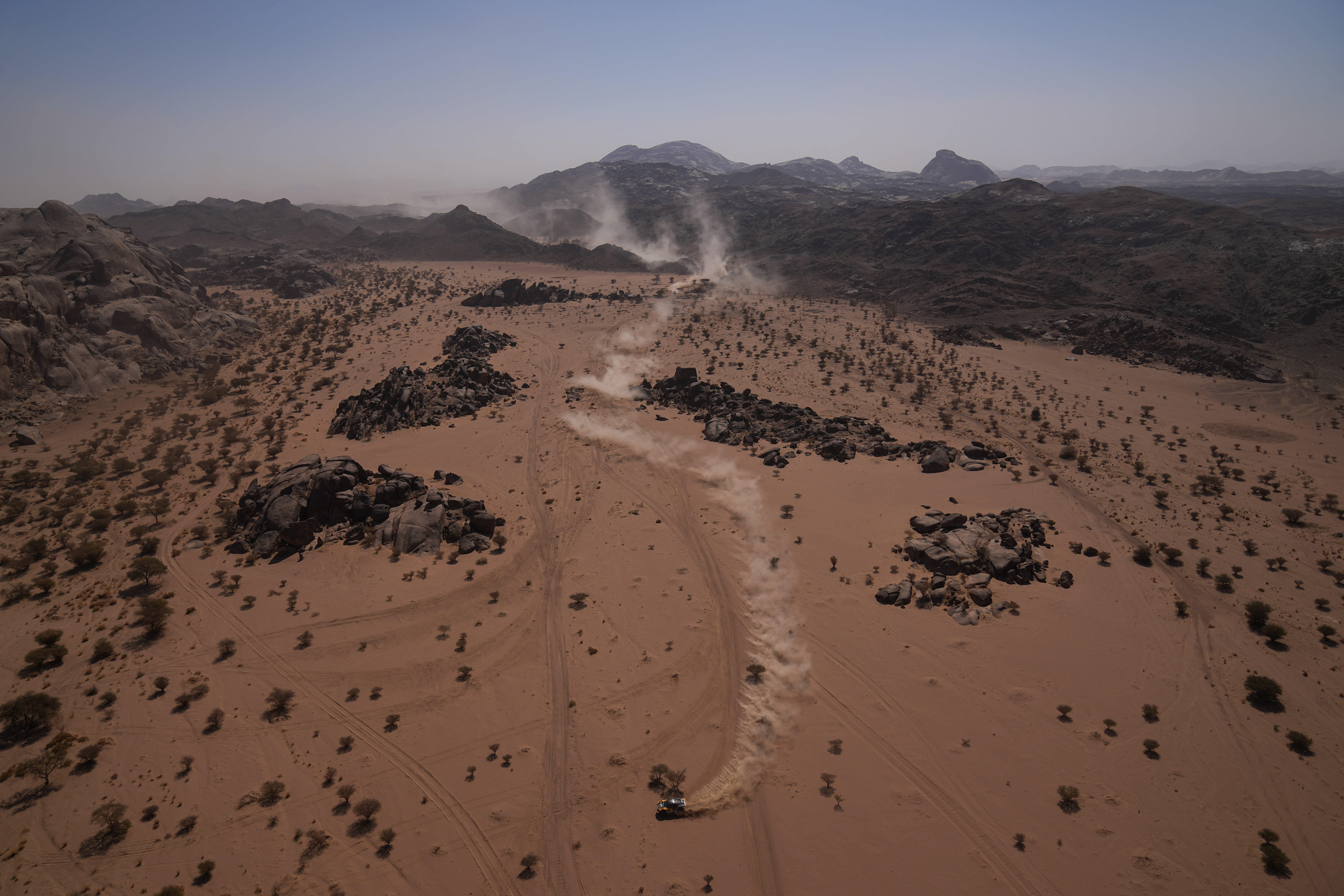 Roma lidera el Rally Dakar por primera vez desde 2014 tras errores de navegación.