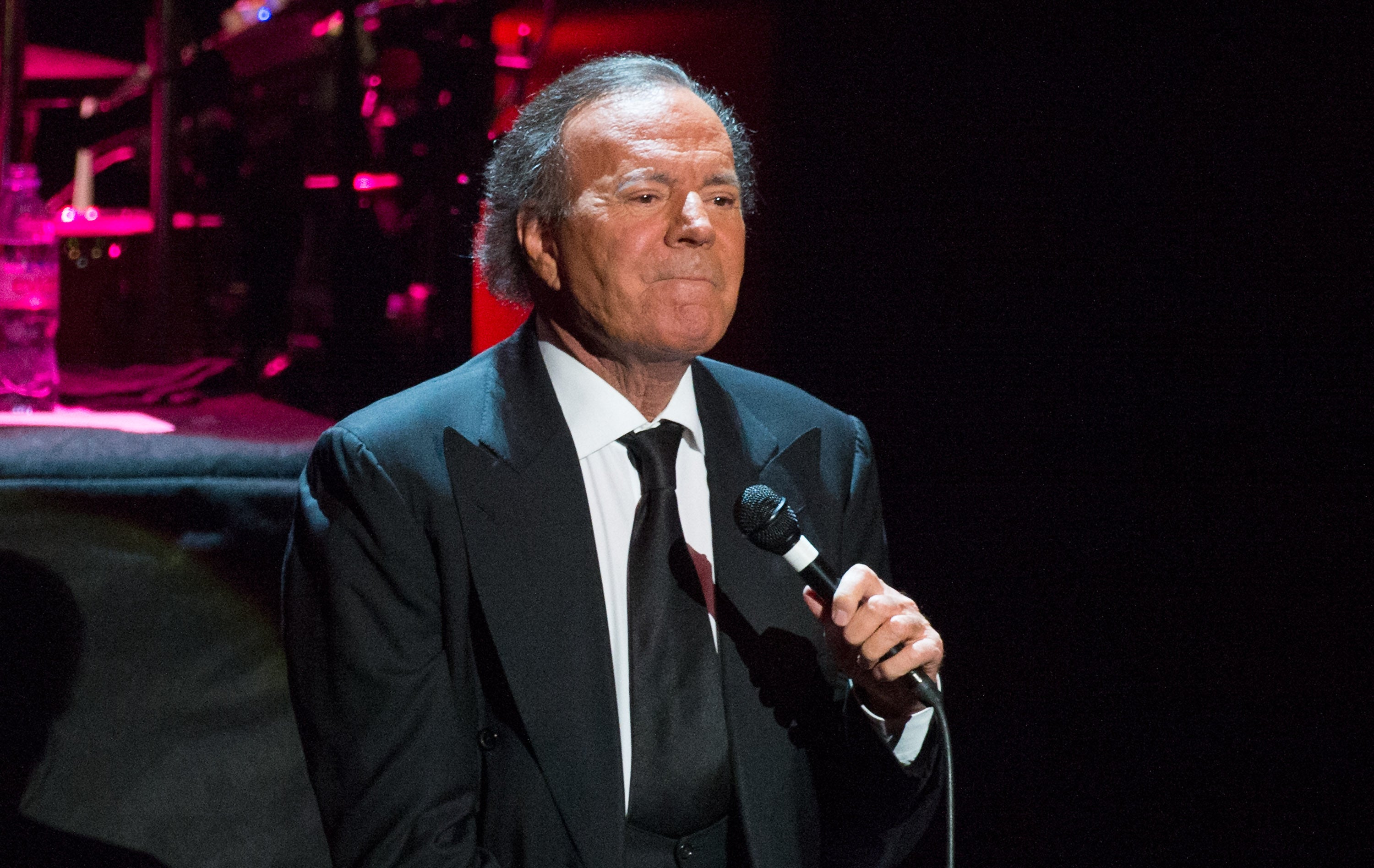 Julio Iglesias actúa en directo en el Royal Albert Hall en 2014