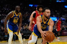 Butler anota 16 puntos, Curry da 11 asistencias y Warriors doblegan 119-97 a Trail Blazers